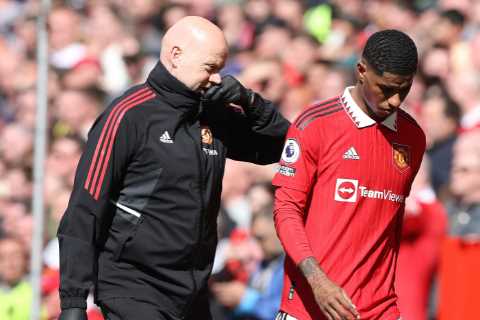Marcus Rashford hands Man Utd major injury scare as he hobbles off grimacing and goes straight down tunnel vs Everton