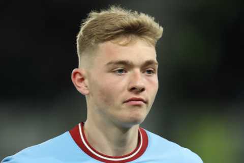 Arsenal and Chelsea in five-club transfer battle to land son of ex-Premier League star