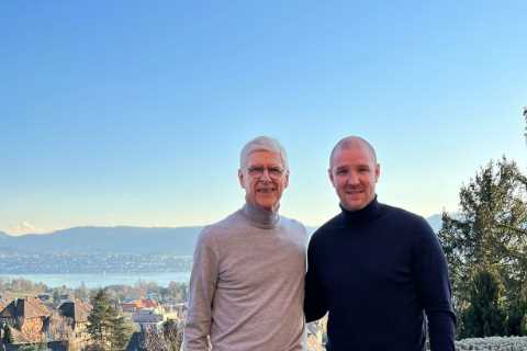 Arsenal fans say ‘this actually made my day’ as Invincibles Premier League title winner is reunited with Arsene Wenger