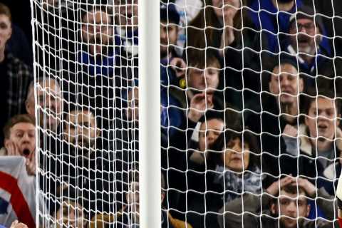 Real Madrid star Courtois makes cheeky gesture towards Chelsea fans after they relentlessly boo their former hero