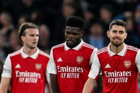 Gary Neville calls out four Arsenal stars for not ‘pulling the team together’ and slams senior players amid title flop