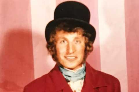 Legendary Premier League manager looks unrecognisable in throwback pics as players tell him to bring back flares