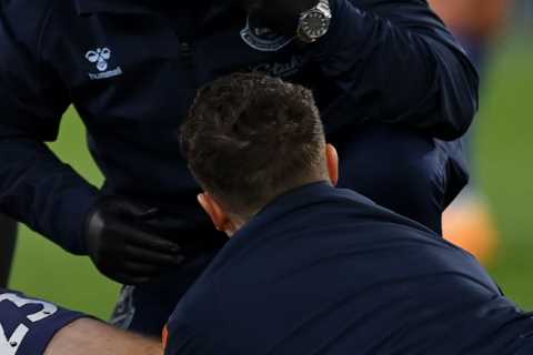 Everton captain Seamus Coleman stretchered off with horror injury in major blow to relegation strugglers