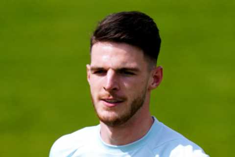 Arsenal and Man Utd dealt transfer blow as ‘Bayern Munich enter race for top target Declan Rice’