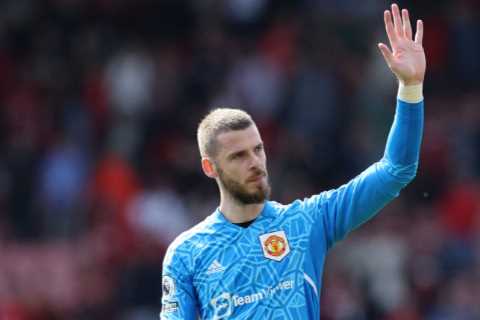 Man Utd star David de Gea wins Premier League Golden Glove but fans reckon TWO team-mates deserve gong instead