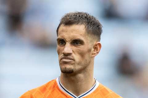 Blackpool striker Jerry Yates chased by FIVE clubs but they’ll have to splash out £4m to land Tangerines’ top scorer