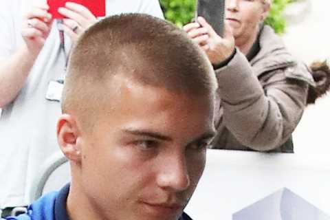 Unknown Chelsea youngster arrives with squad to face Man Utd as stars check in at The Hyatt Hotel