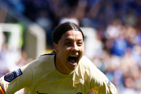 Chelsea pip Man Utd to Women’s Super League title on thrilling final day with emphatic win over Reading
