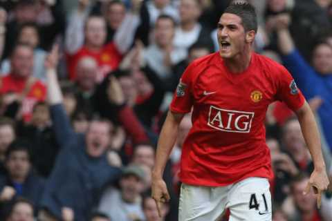 Man Utd fans hail return of the ‘GOAT’ as forgotten cult hero watches clash against Fulham
