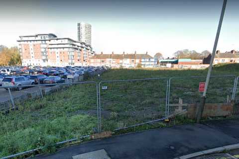 Premier League club’s former stadium is now abandoned field dubbed a ‘travesty’ surrounded by car park and flats