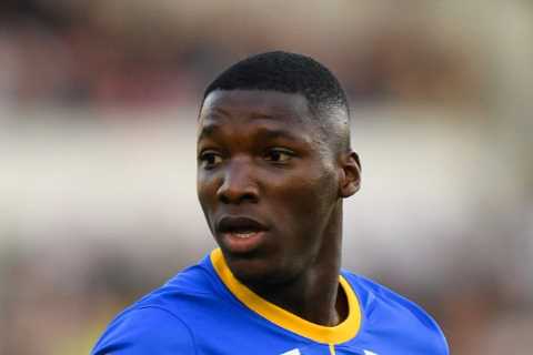 Moises Caicedo ‘agrees terms’ over Premier League transfer as Arsenal and Chelsea battle it out for Brighton star
