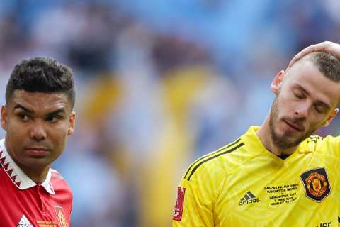 David de Gea ‘on verge of new Man Utd deal’ as fuming fans give up on Premier League title already