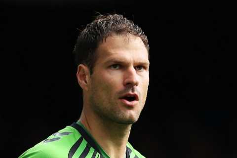 Luton Town ‘hold talks with ex-Chelsea star in stunning transfer’ to bolster squad for first ever Premier League season