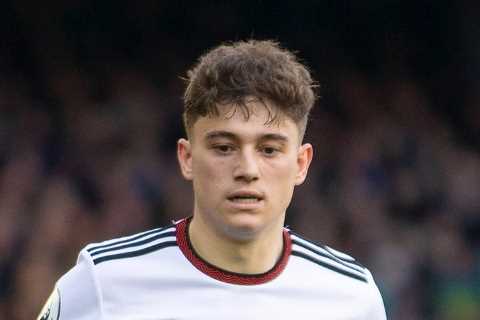 Forgotten ex-Man Utd star to have Premier League teams queuing up for him after returning to relegated club