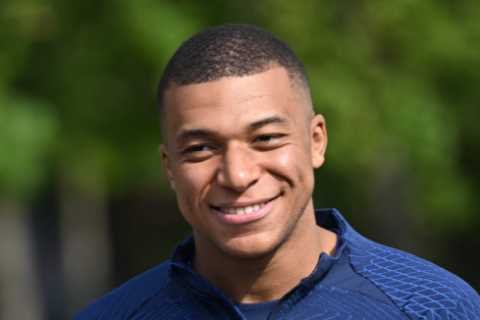Premier League clubs on transfer red alert as Kylian Mbappe tells PSG he WON’T extend contract & could be sold in summer
