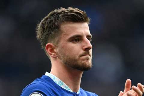 Fuming Man Utd fans convinced club will get ‘fleeced’ for Mason Mount transfer after incredible Chelsea firesale