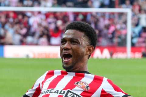 Leeds line up loan transfer for Man Utd starlet as Wilfried Gnonto replacement as forward seeks Premier League return