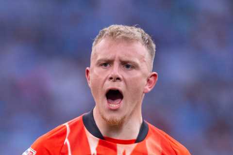 I was pulling pints behind a hotel bar and HATED football just 18 months ago… now I’m a Premier League star