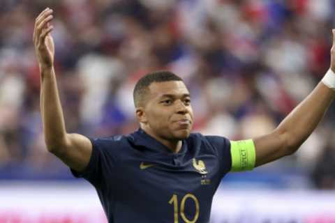 Arsenal fans ‘laugh out loud’ at Kylian Mbappe transfer rumours with ‘package being weighed up’ for PSG star