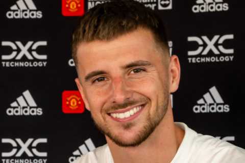 Man Utd fans convinced they’re winning the Premier League title this season due to bizarre stat involving Mason Mount
