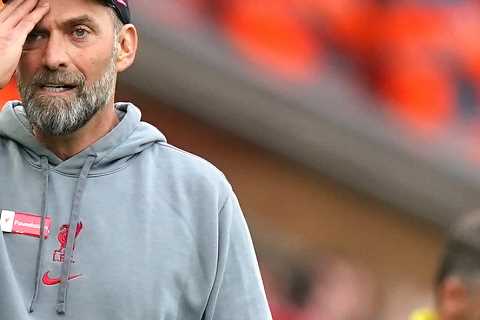 Liverpool supporters convinced Europa League Twitter admin is ‘Man Utd fan with an agenda’ after latest pic