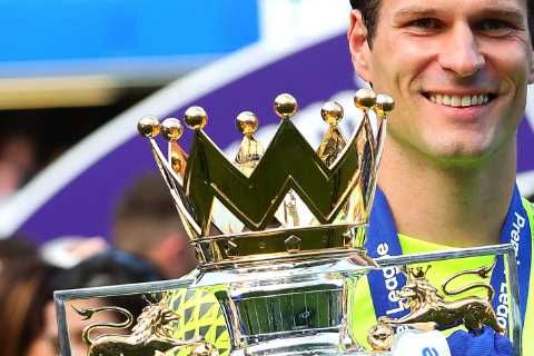 Forgotten Premier League title winner now training with AFC Wimbledon after being made unemployed
