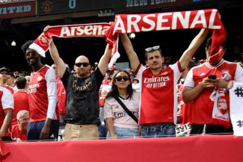 Arsenal and Man Utd fans absolutely baffled as they discover very bizarre rule change minutes before friendly