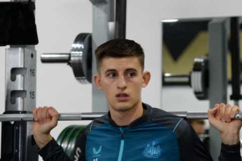 Premier League defender ‘insists on delaying medical to watch Love Island’