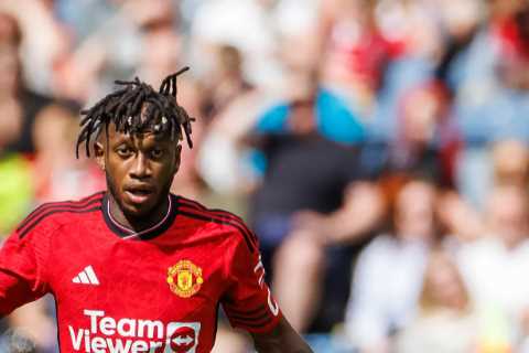 Man Utd’s transfer talks to sell Fred break down at last-minute as ex-Chelsea manager rejects midfielder