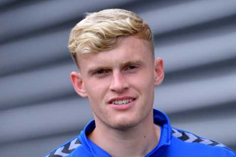 Man Utd still after a new centre-back with two names on transfer list including shock move for Premier League youngster