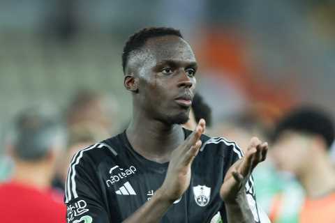 Former Chelsea Star Edouard Mendy's Blunder on Al-Ahli Debut Sparks Fan Backlash