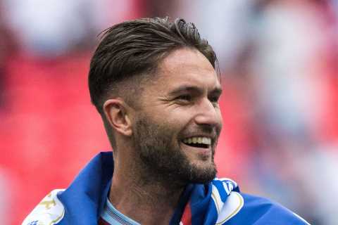 Former Arsenal Star Retires from Football to Start New Business