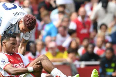 Arsenal Forced to Change Plans Following Serious Injury to Jurrien Timber, Eyes on Mohamed Simakan