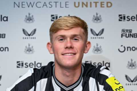 Confusion over Lewis Hall transfer as fans spot key difference in Newcastle and Chelsea's statement
