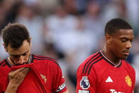 Manchester United look to bounce back against Nottingham Forest following Tottenham defeat
