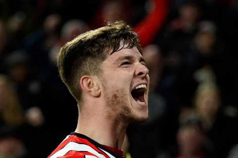 Sheffield United Eye Transfer Move for Salford Silva