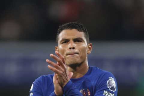 Chelsea fans speculate on Thiago Silva's captaincy decision