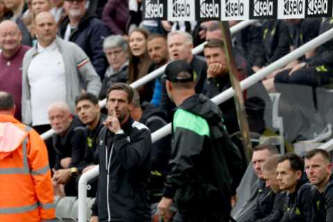 Jason Tindall Gets Instant Karma After Shushing Jurgen Klopp During Heated Debate: Liverpool Comes Back to Win 2-1
