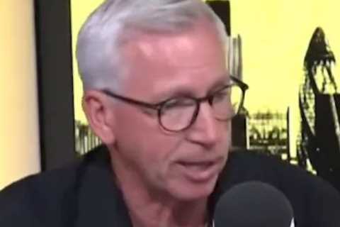 Former Premier League manager Alan Pardew calls for rule changes over second yellow cards