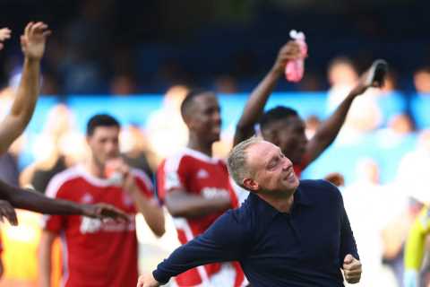 Fans Convinced Nottingham Forest Boss Steve Cooper Has an Assistant to Scratch His Ear and Can't Stop Watching Video