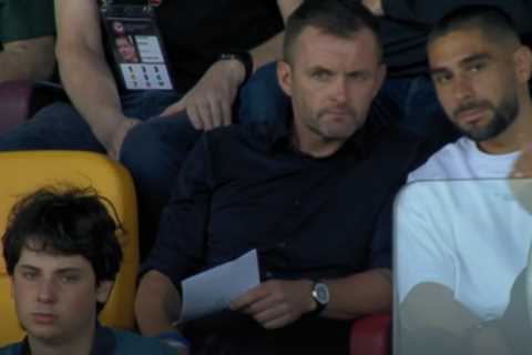 Former Premier League manager Nathan Jones spotted in deep discussion with Brentford signing Neal Maupay