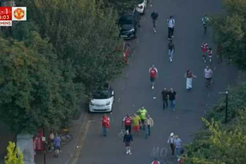 Arsenal Fans Mocked After Leaving Before Last-Minute Goals Against Man Utd