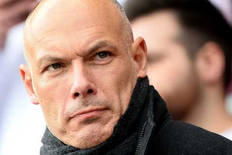 Howard Webb to Provide VAR Explanation on Key Premier League Calls