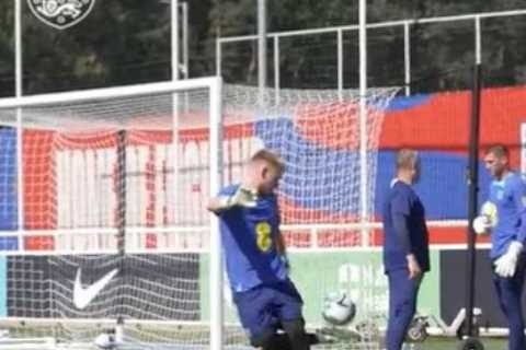 Arsenal fans call for Ramsdale to play in midfield as fans project ‘next level’ skill in England training