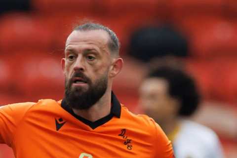 Former Premier League star signs for Wrexham
