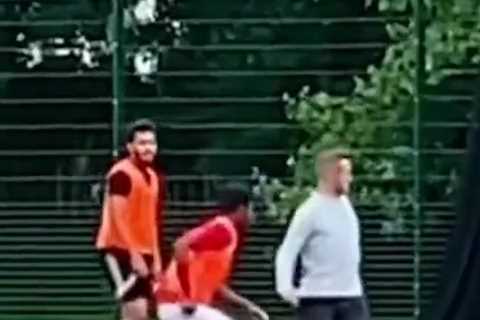 Arsenal fans urge Wilshere to come out of retirement after impressive kickabout