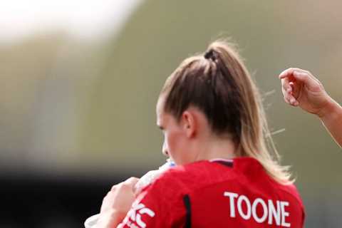 Manchester United to Face Paris Saint-Germain in Women's Champions League Qualifiers