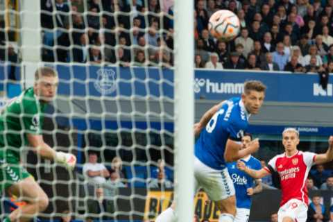 Arsenal Secure 1-0 Win Over Everton with Super-Sub Trossard's Goal