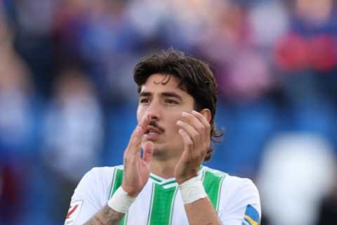 Former Arsenal Star Hector Bellerin Embraces Eco-Friendly Lifestyle in Sunny Spain