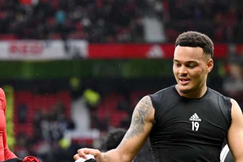 Manchester United Fans Outraged by Casemiro's Half-Time Shirt Swap with Fulham Player